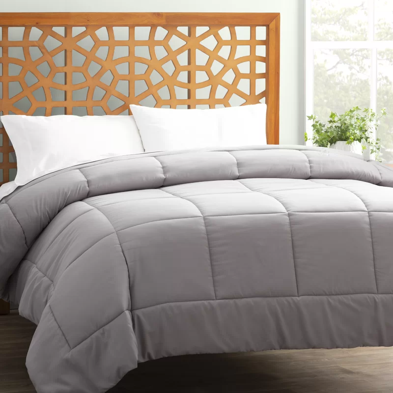 Down alternative comforter, King, Grey