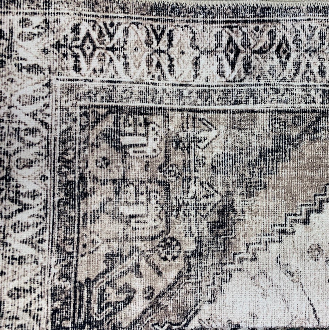 Teo Oriental Runner, Light grey, 2`6 x 8`