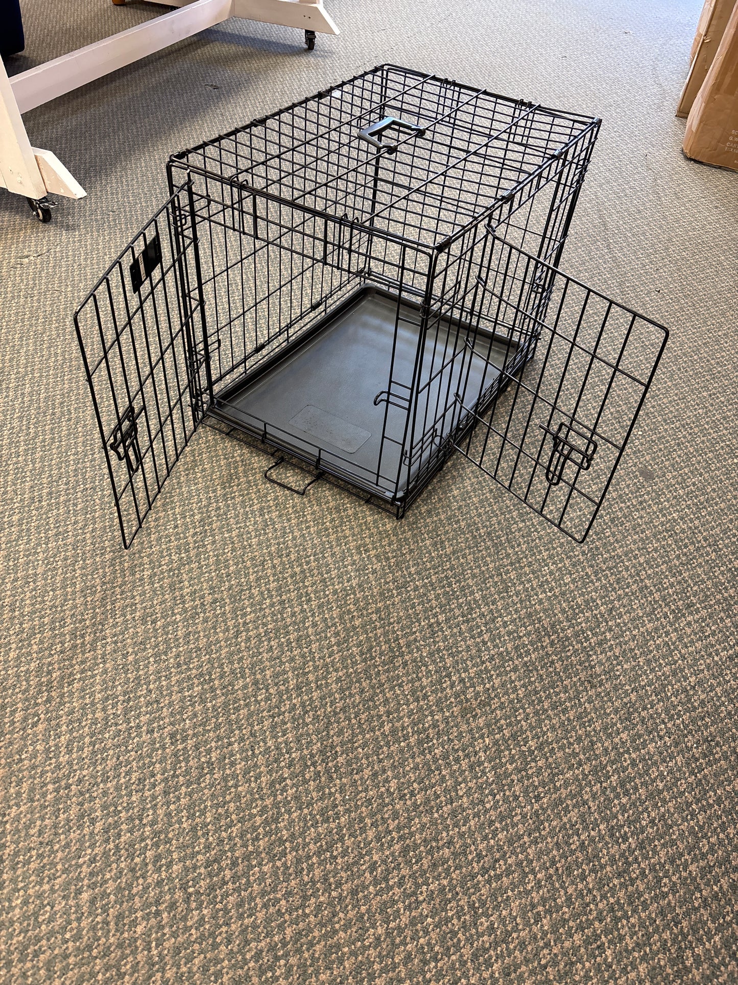 Dog Crate, 24``x 17``x 19``tall, customer return, signs of use