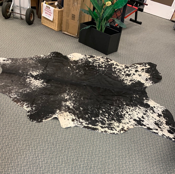 Natural Large Cowhide, Black, white, actual pictures of rug in store