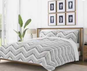 painted chevron light gray reversible pattern quilt coverlet set, Full / Queen