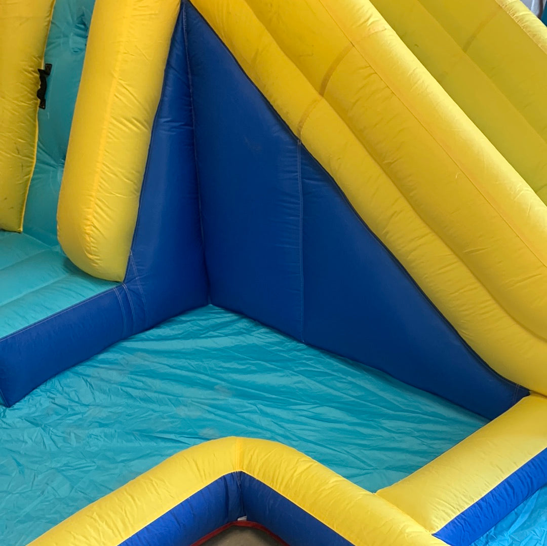 Bounce house, Customer Return, Dirty, Tested, blower not included, please see images
