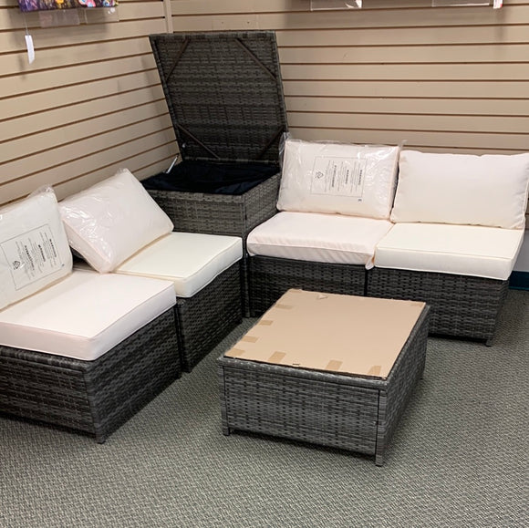 *SALE* 6 Piece Outdoor Wicker Set with pillow storage,  1 pillow not perfect match, fully assembled