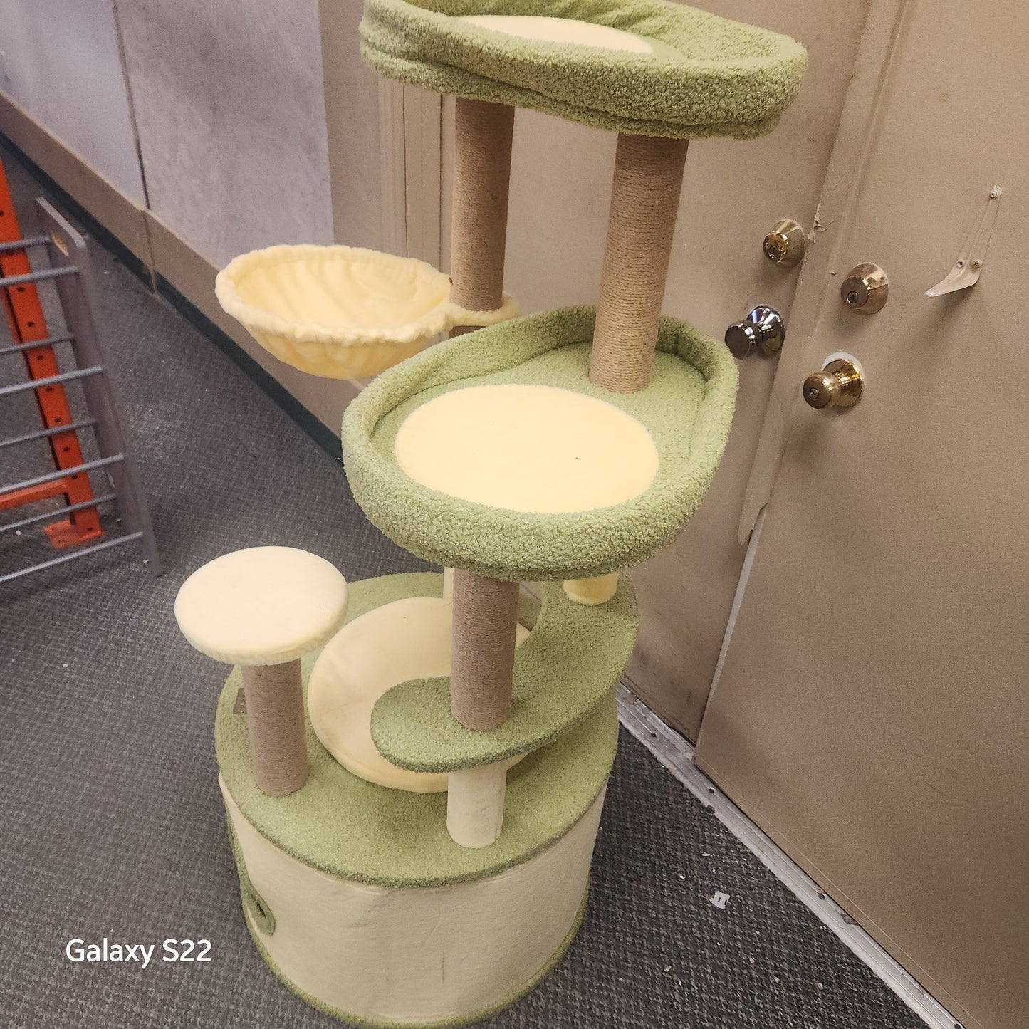 Large Avocado Cat Tree Multi-level Cat Tower with Private Condo-Green (Assembled)