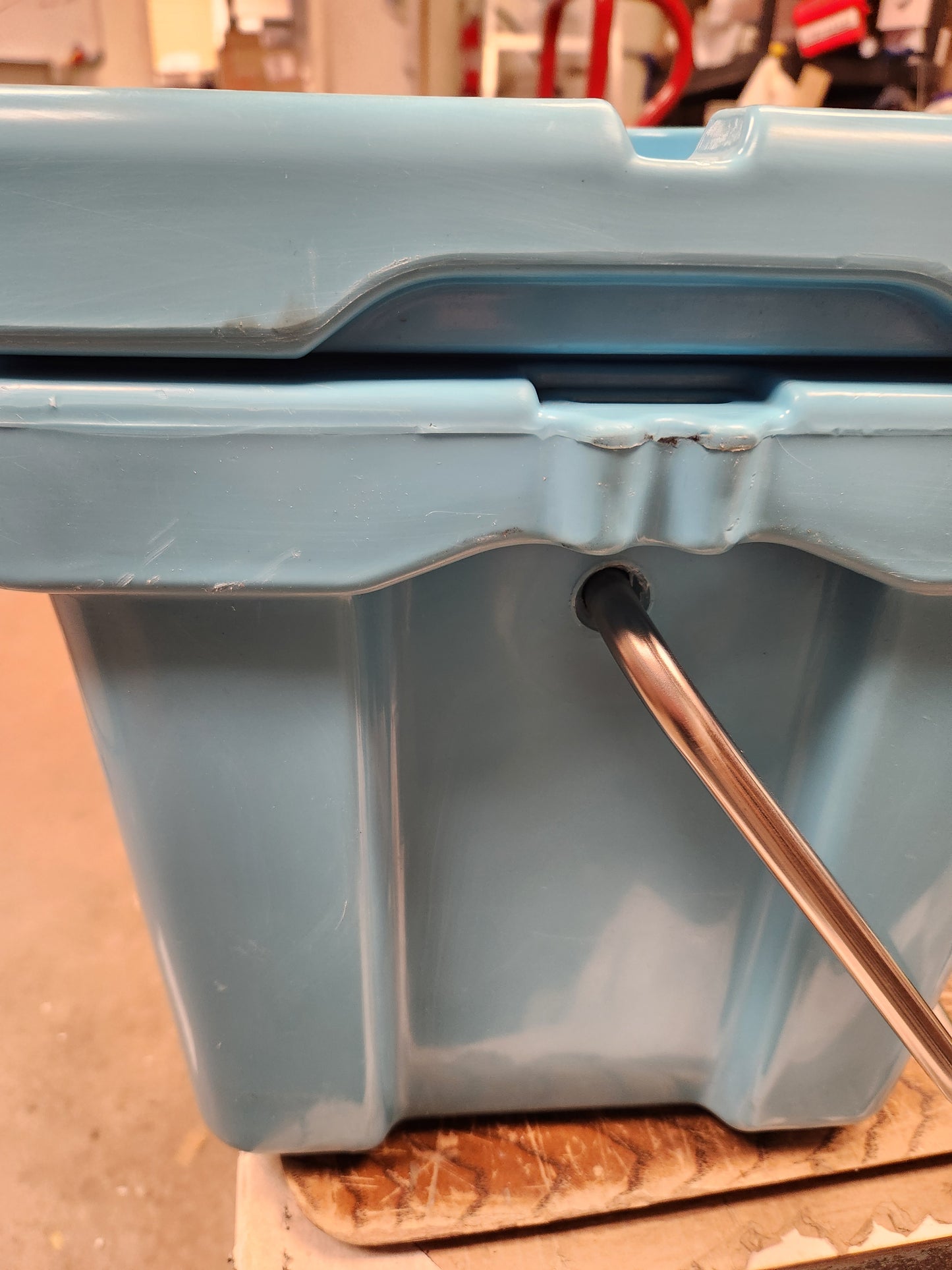 16 Quart Cooler Portable Ice Chest Leak-Proof  (Customer Return)