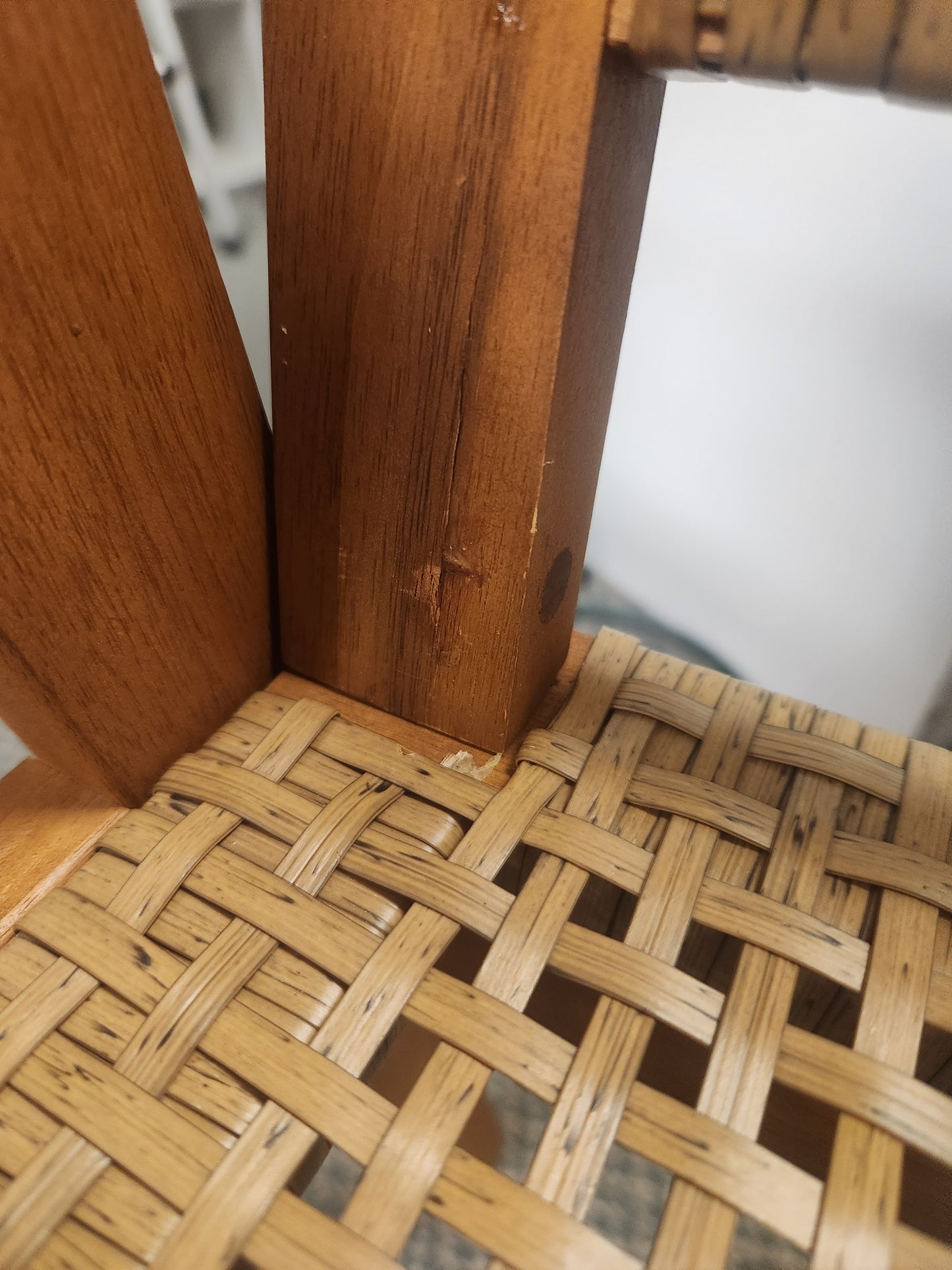 Set of 2, Acacia Wood Outdoor Dining Chairs with Backrests (Assembled) (Scratch and Dent)