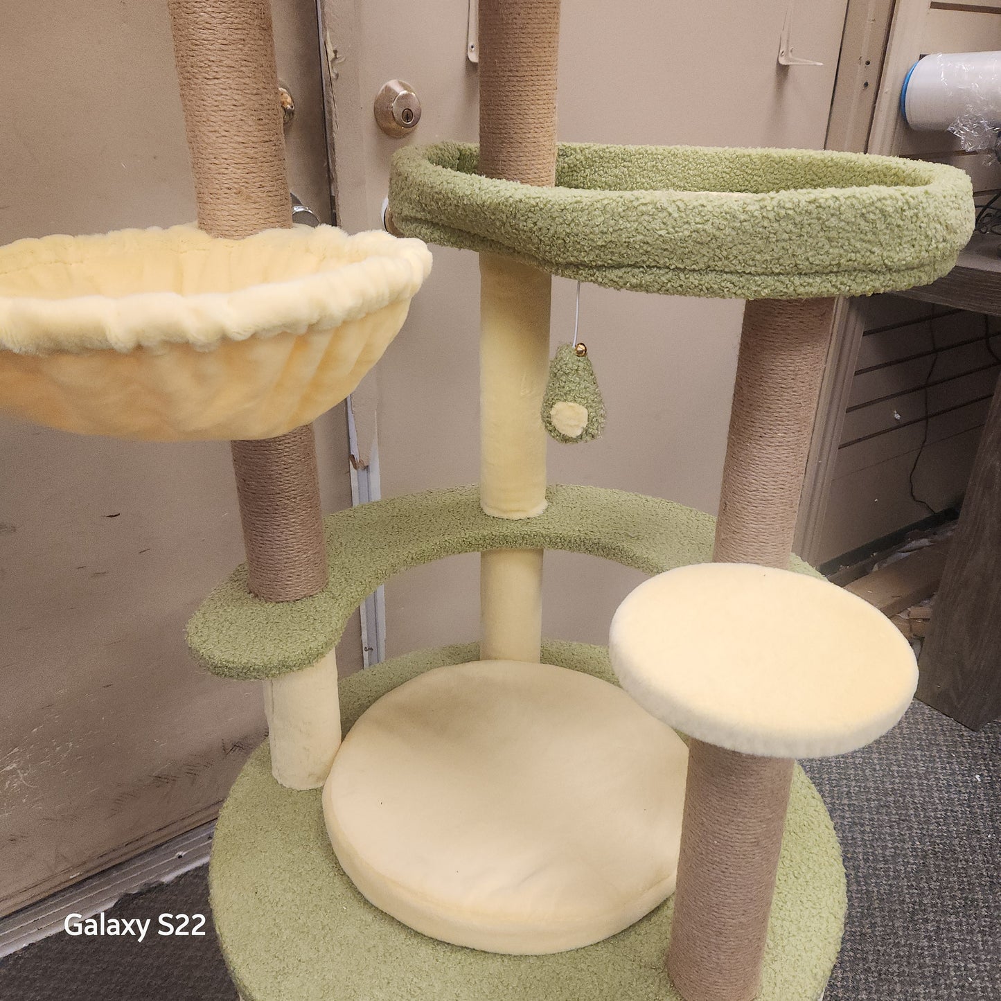 Large Avocado Cat Tree Multi-level Cat Tower with Private Condo-Green (Assembled)
