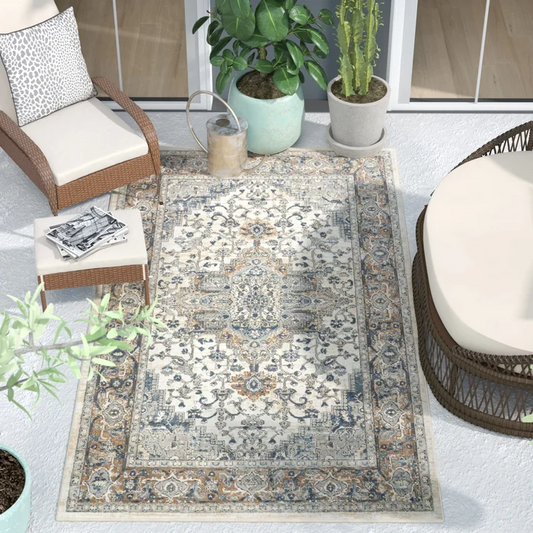 Jurado Oriental Area Rug in Grey/Ivory, 5`3`` x 7`3``